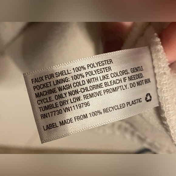 Universal Thread Women’s Cream Fleece Jacket, Small - Picture 4 of 4